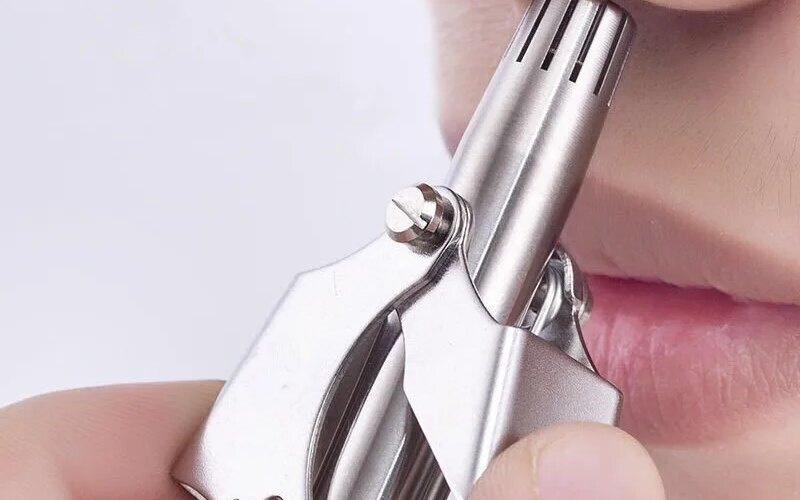 1PC Men’s Nose Hair Trimmer Stainless Steel Manual Trimmer Suitable For Nose Hair Razor Washable Portable Nose Hair Trimmer